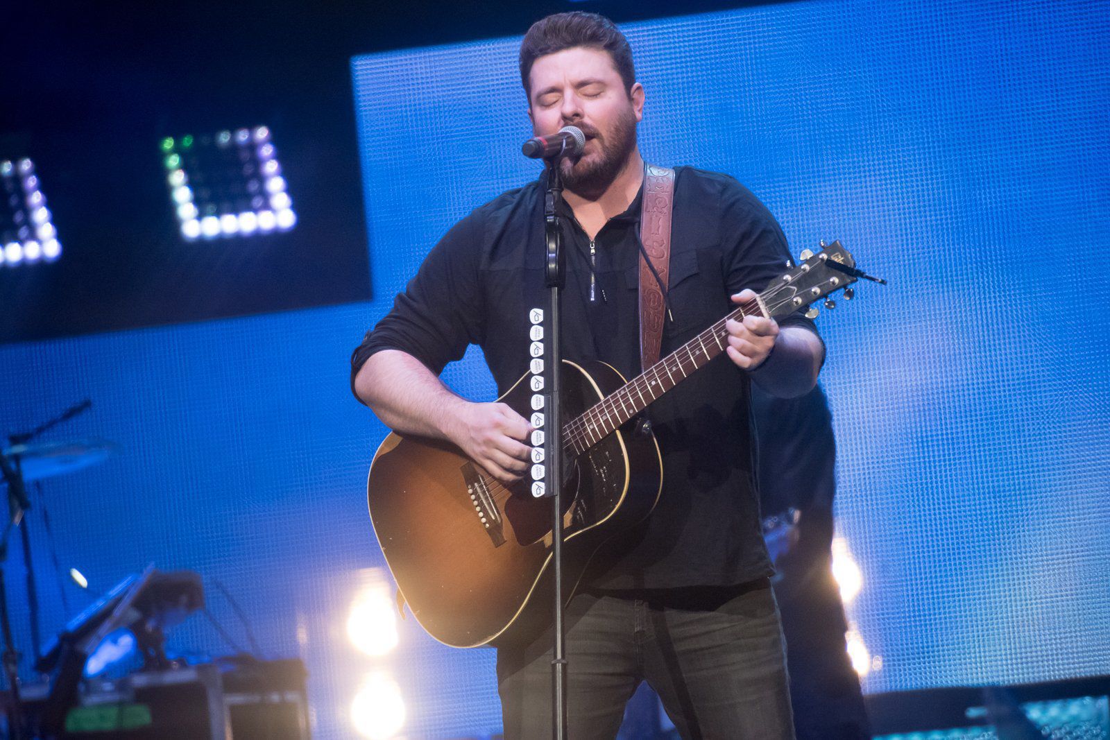 Chris Young at Chaifetz Arena